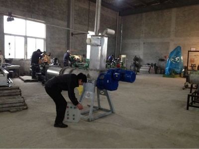 供應(yīng)高效畜禽糞便處理設(shè)備 雞糞干濕分離機(jī)、兔糞處理機(jī)與豬糞處理機(jī)的價格與廠家解析